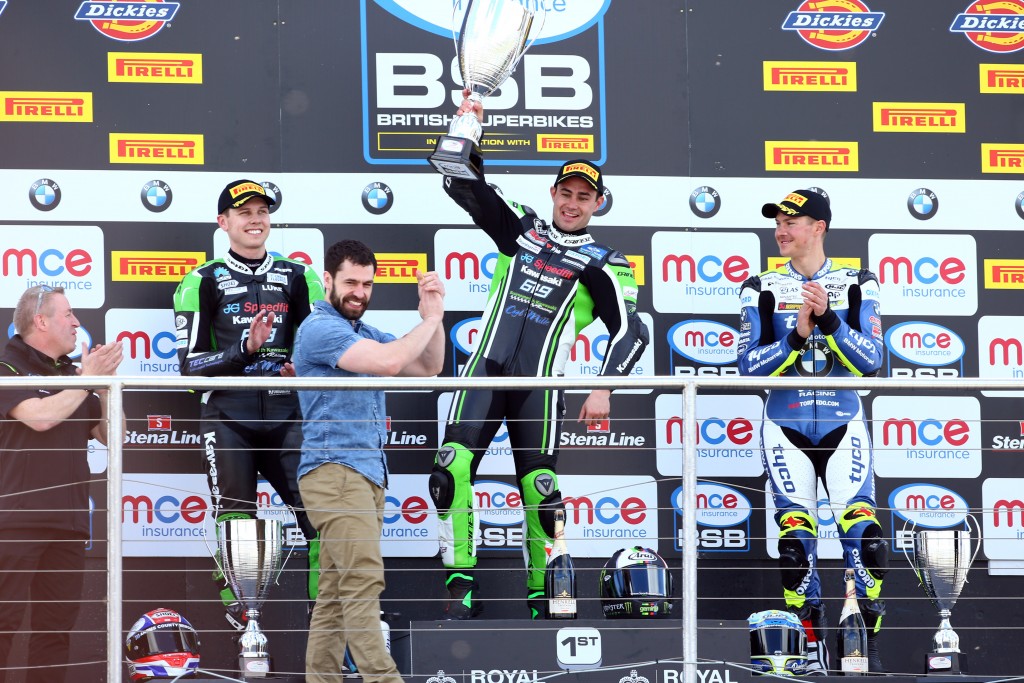 2017 British Superbike Championship, BSB R01, Donington Park, Leicestershire, UK. 2nd April 2017. Leon Haslam, Smalley, JG Speedfit Kawasaki, Luke Mossey, Cambridge, JG Speedfit Kawasaki