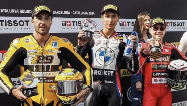 Podium For Andrea Iannone And Team Go Eleven In Barcelona Eazi Grip